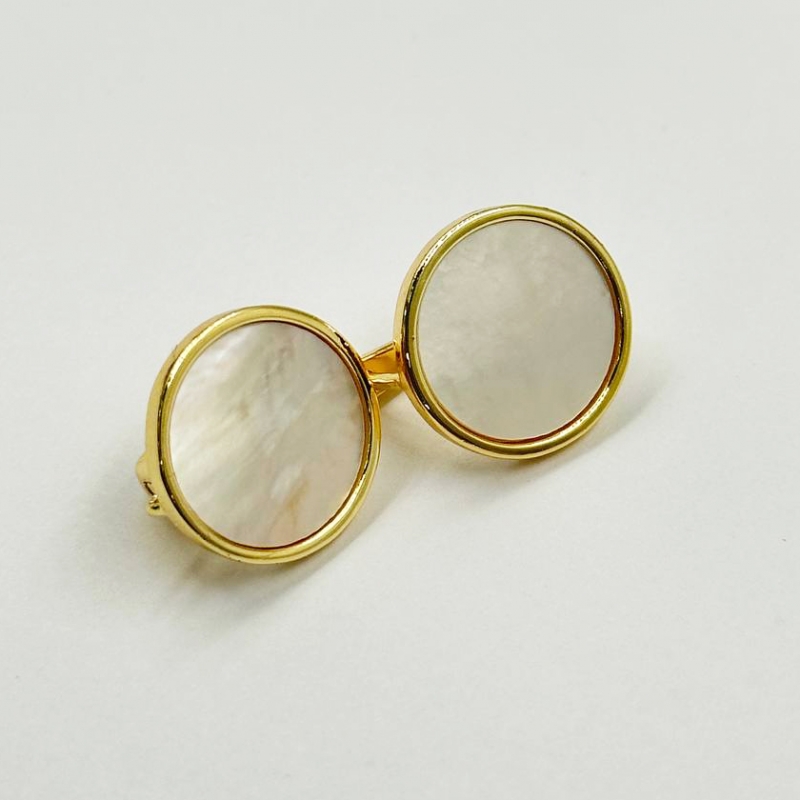 Швензы с натуральным перламутром размер 16мм цвет золото