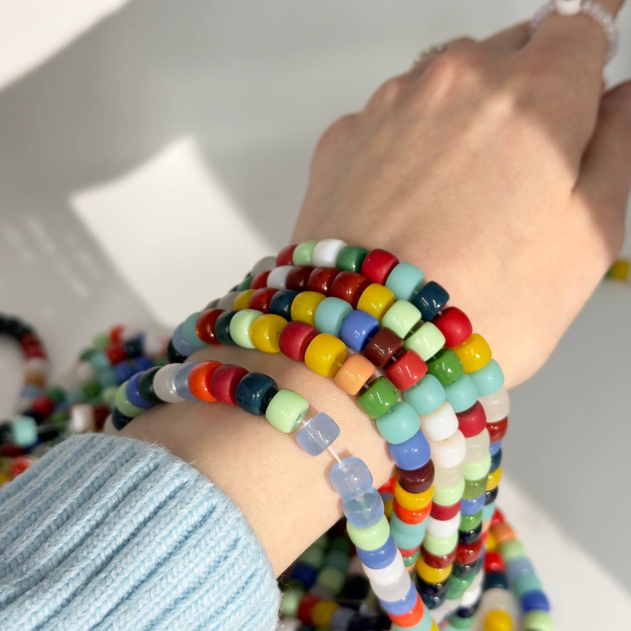 Бусины стеклянные размер 6*8мм цвет микс